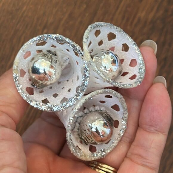 Vtg 3 Large White Filigree Sugar Christmas Bells with silver clappers/glitter - Picture 3 of 5